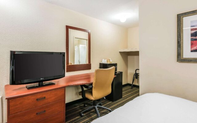 Rodeway Inn & Suites