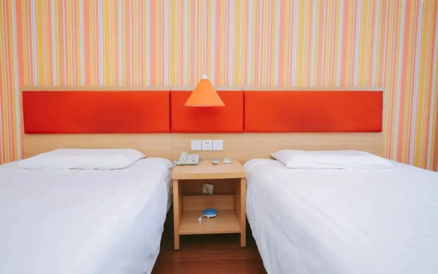 Pebble Motel (Kunming Dounan Flower City Longcheng Street)