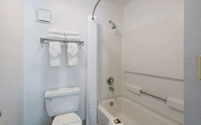 Red Lion Inn and Suites Kennewick Tri-Cities