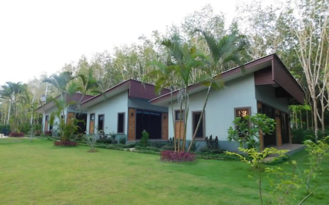 Phuket Sirinapha Resort