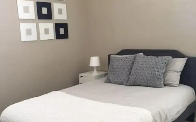 3BR Goodyear Home Pvt Pool Sleeps 8