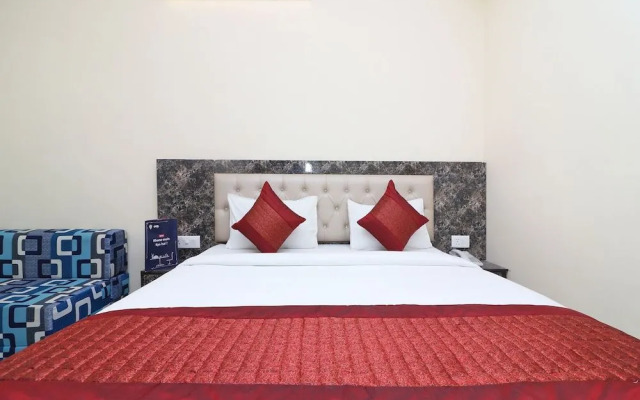 OYO 13658 Hotel Tanish Palace