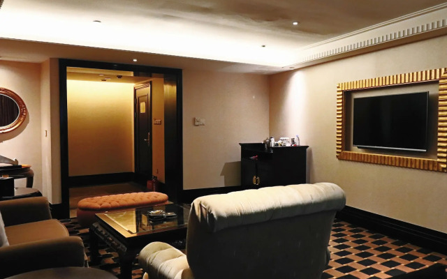 Royal Mediterranean Hotel