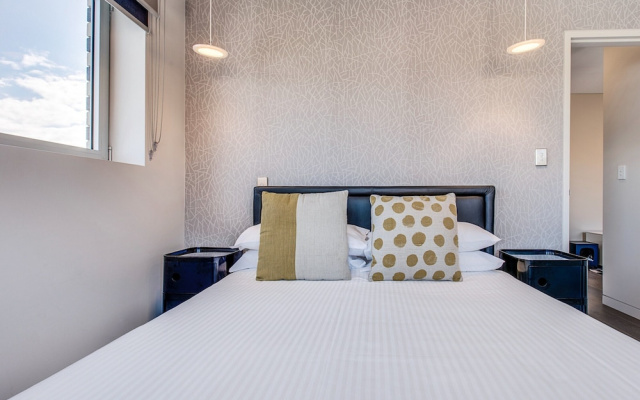 Professional Living Minutes From the City – Guest Rooms – Sydney