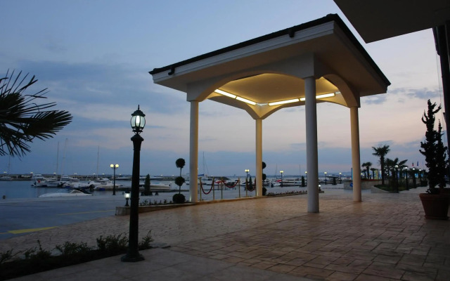 Palace-Marina Dinevi Hotel