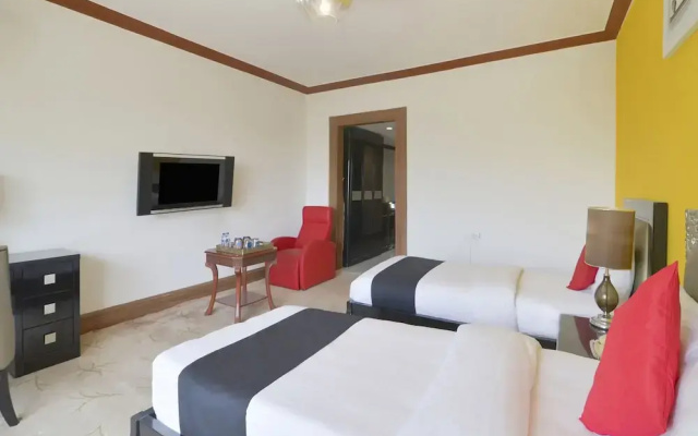 OYO Townhouse 781 Royal Palms Hotel