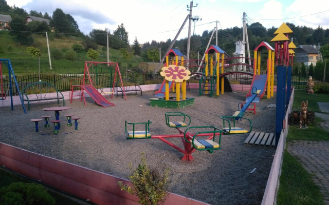 Hostynnyy Dvir Apartament Hotel