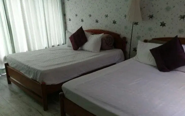 Roll Inn Eco-village