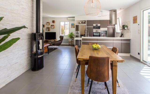 Nice holiday home in Provence-Alpes-Côte d'Azur with pool