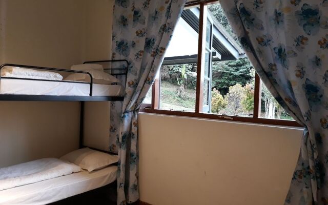 Farm Guest House - Hostel