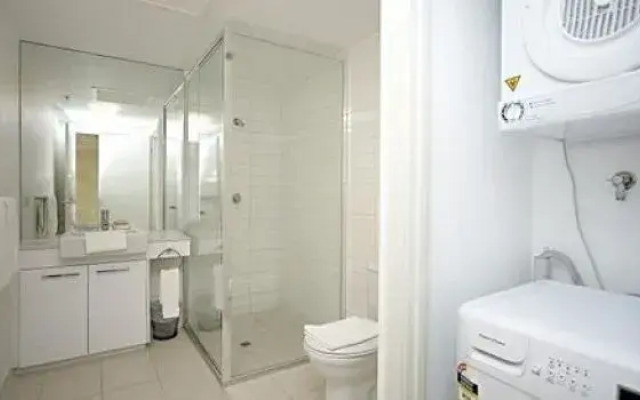 Astra Apartments - Docklands