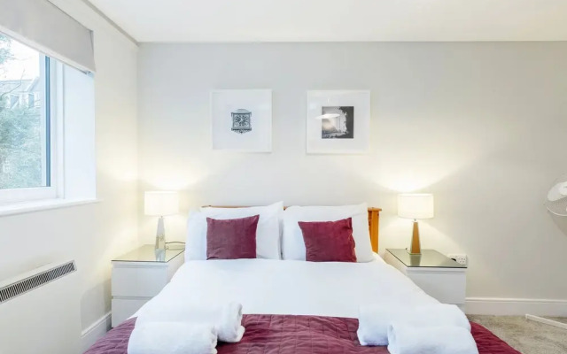Marina Place by Roomspace Apartments