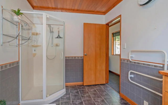 Cythera - Tairua Holiday Home