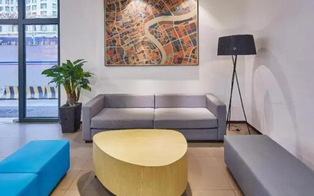 HanTing Hotel (Wuhan Tianhe Airport Panlong City Outlet)