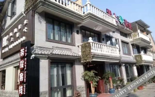 Floral Hotel Chatan Boutique Inn