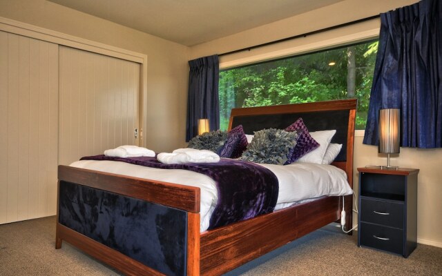 Style and comfort on Greenstone Place – Fernhill