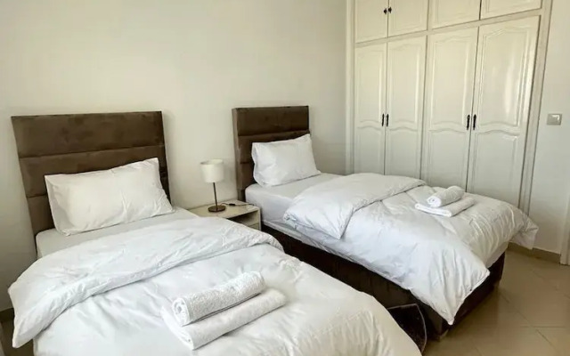 SHRTSTAYS Guesthouse