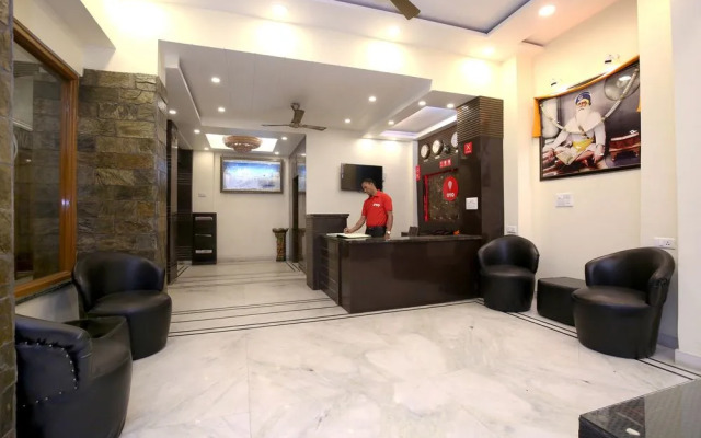 OYO 10111 Hotel Roopa International