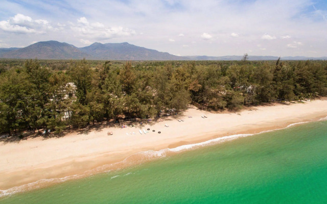Mumsa Beach Resort & Restaurant