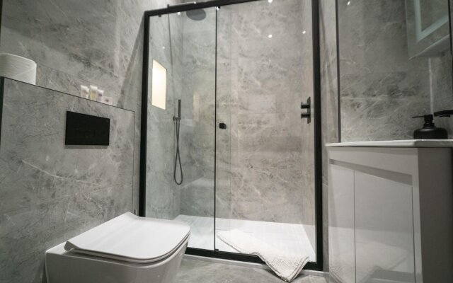 Discover Angel Central Two Bedroom by Belvilla