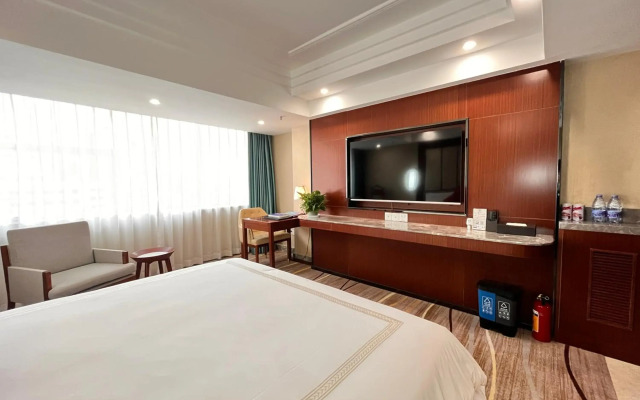 Skyline Plaza Hotel