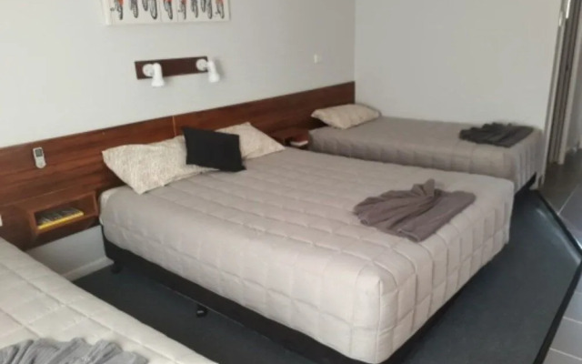 Castlereagh Motor Inn