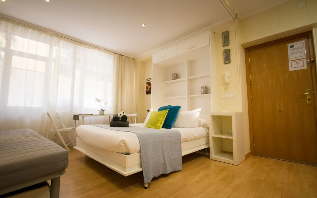 Holidays2Malaga Train Station Area Apartments