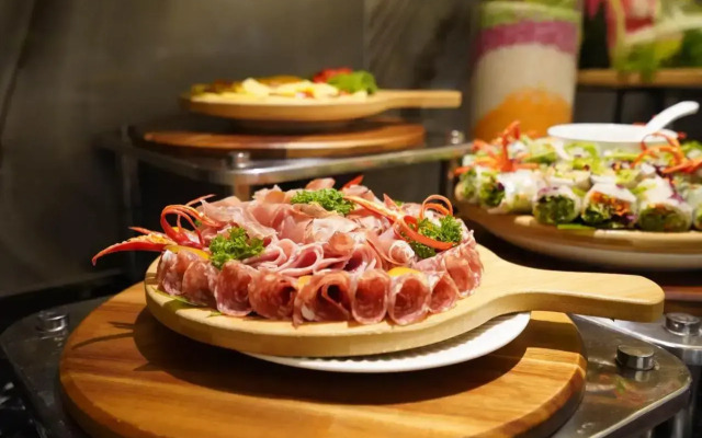 Oakwood Premier Phnom Penh