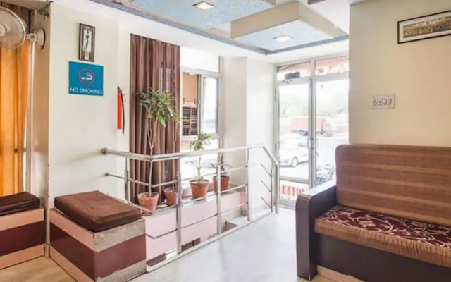 Hotel Abhiraj Palace