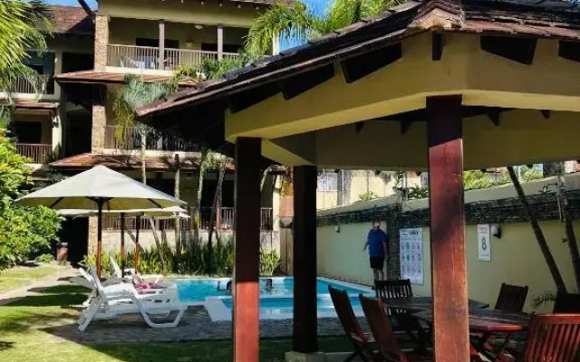 Lovely Beachfront 2 bedrooms condo with 2 pools