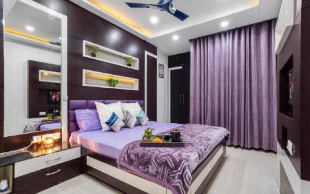 Entire World Class Apartment near Metro Station