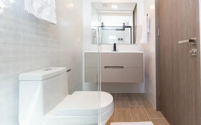 The Travelers Condo by Acomodo