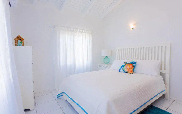 Coralito Bay Suites & Villas
