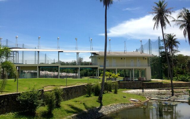 Suwan Driving Range and Resort