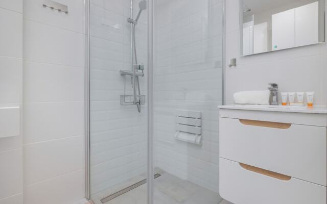 Spacious Grunwaldzka 77 by Renters