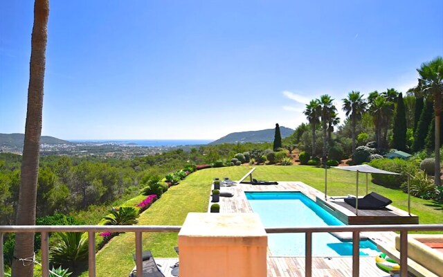 Villa Emeria by The Pearls Collection