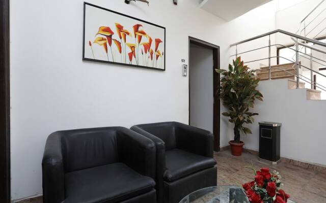 OYO 11872 Heaven Inn