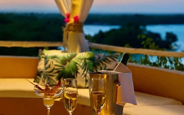 Rock And Sea Resort,baobab Suite