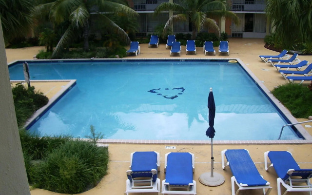 Royal Islander Hotel