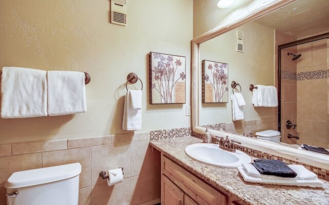 Cedars 53 3 Bedroom Condo by RedAwning