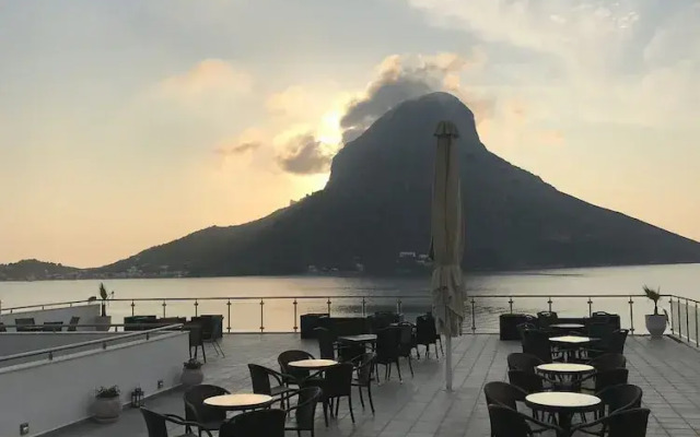 Massouri Beach Hotel