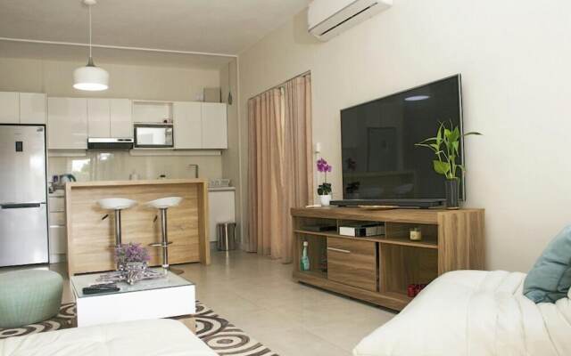 Luxury Modern 2-bed Apartment Pereybere Grand Baie