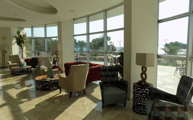 Marine Suites and Spa