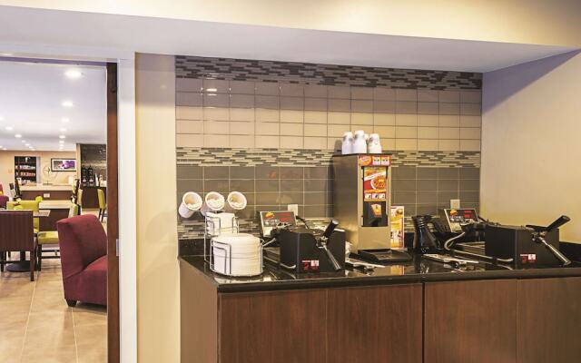 La Quinta Inn And Suites Detroit-Utica