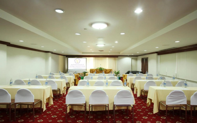 Thumrin Hotel
