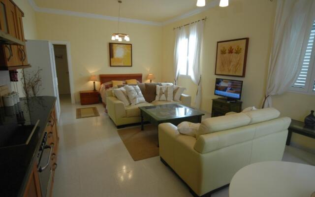 Sama Calero Lvc253701