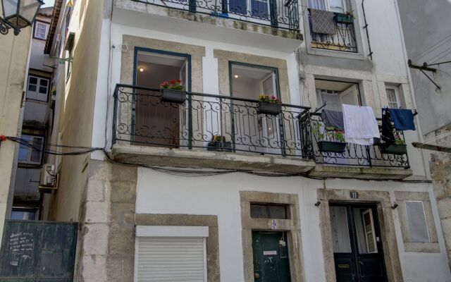 Cozy 1 Bed in the Heart of Alfama w Aircon