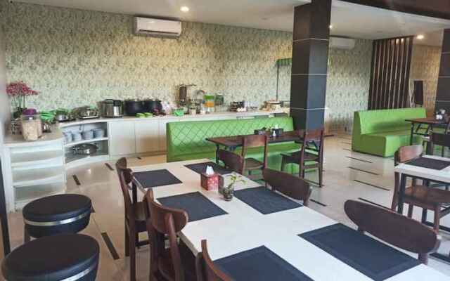 Emerald Hotel