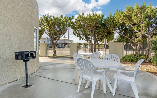 Comfort Inn Lathrop - Stockton Airport