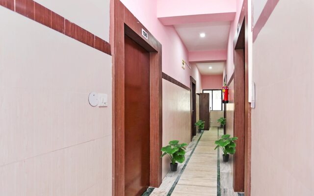 Capital O 14489 Hotel Aryan